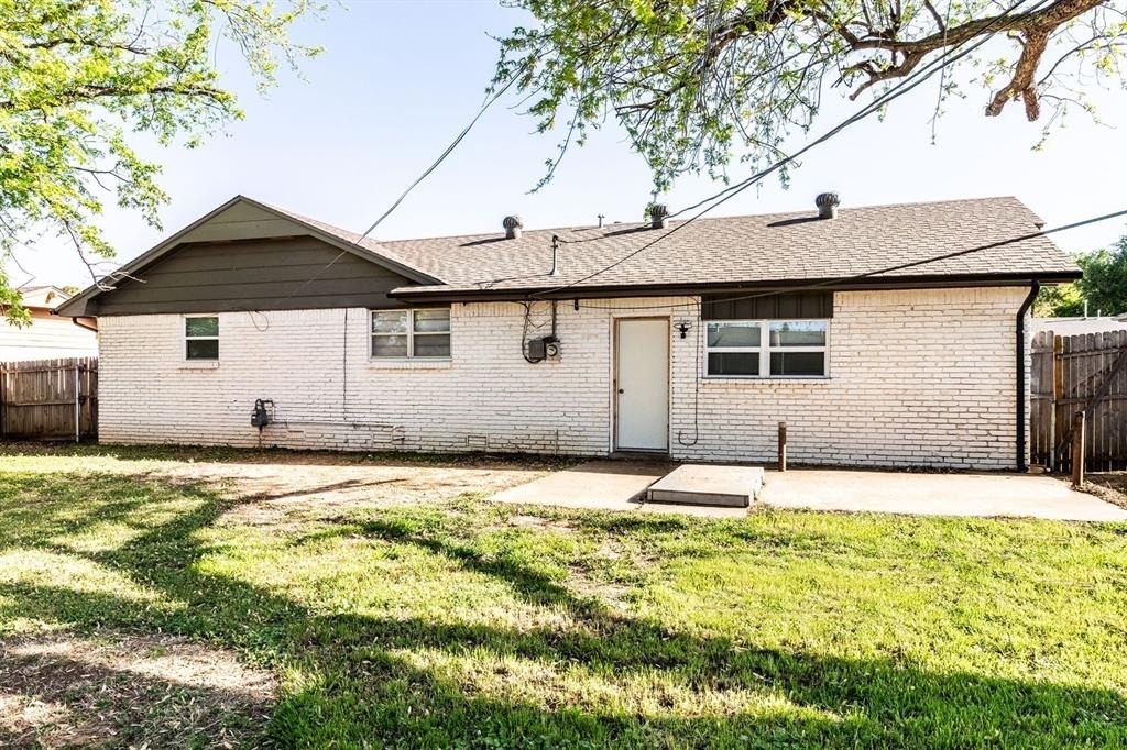 617 Queensboro Place - Photo 13
