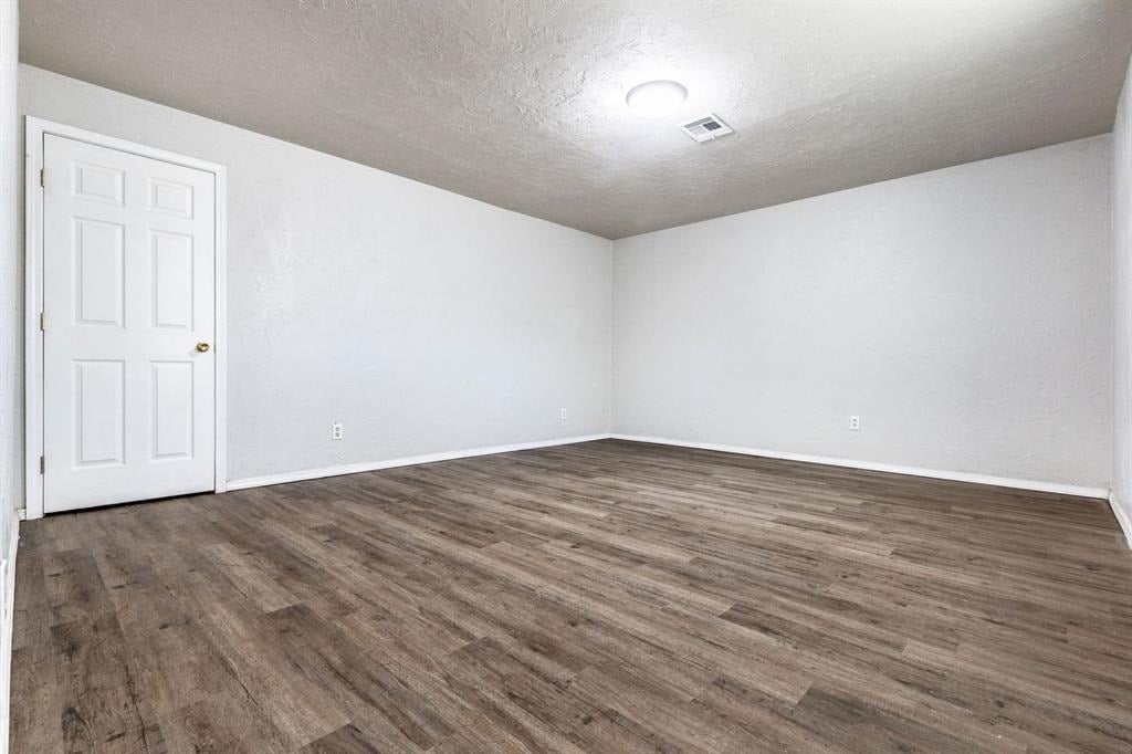617 Queensboro Place - Photo 11