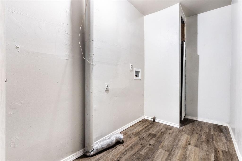 617 Queensboro Place - Photo 12