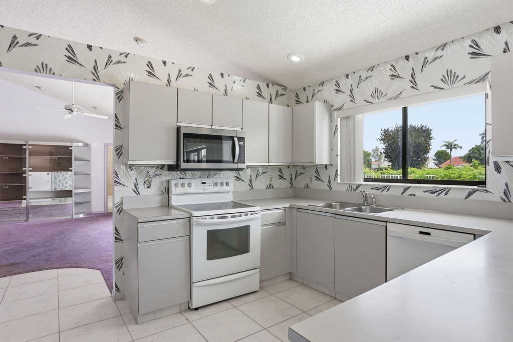 9476 El Clair Ranch Road - Photo 12