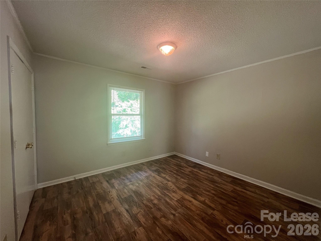 1312 Linwood Road - Photo 6