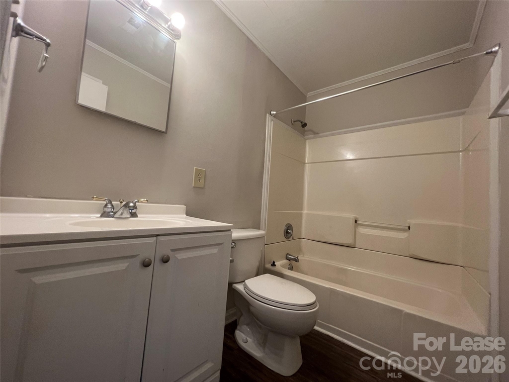 1312 Linwood Road - Photo 5