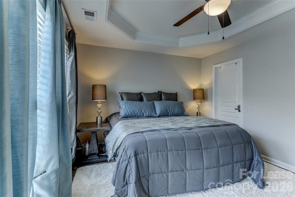 905 Lyndley Drive - Photo 32