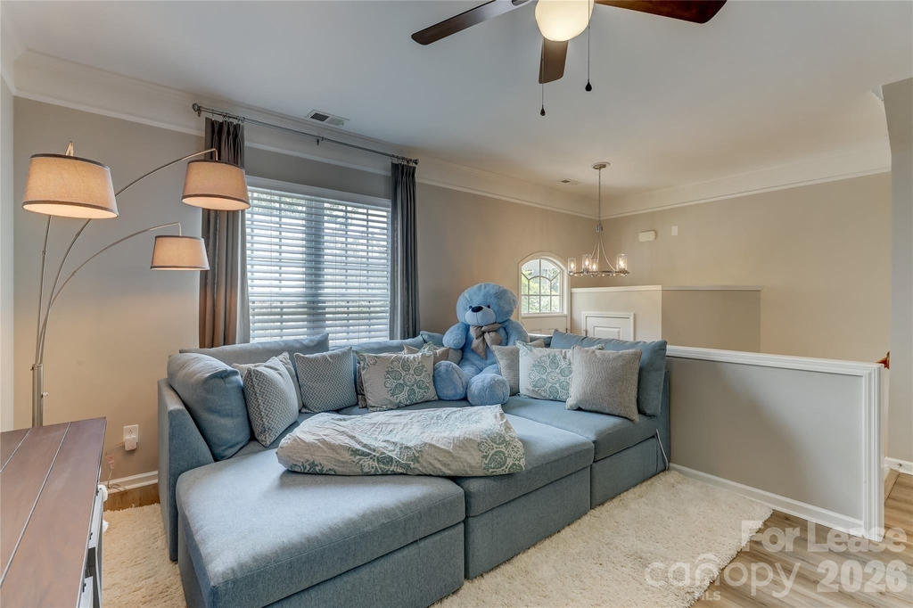 905 Lyndley Drive - Photo 7