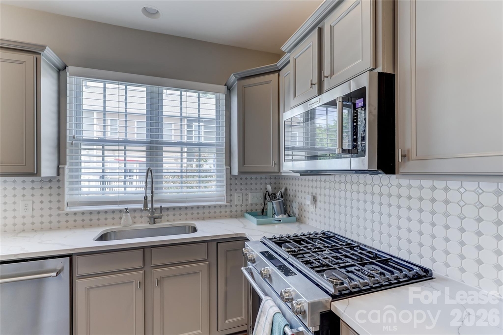 905 Lyndley Drive - Photo 18