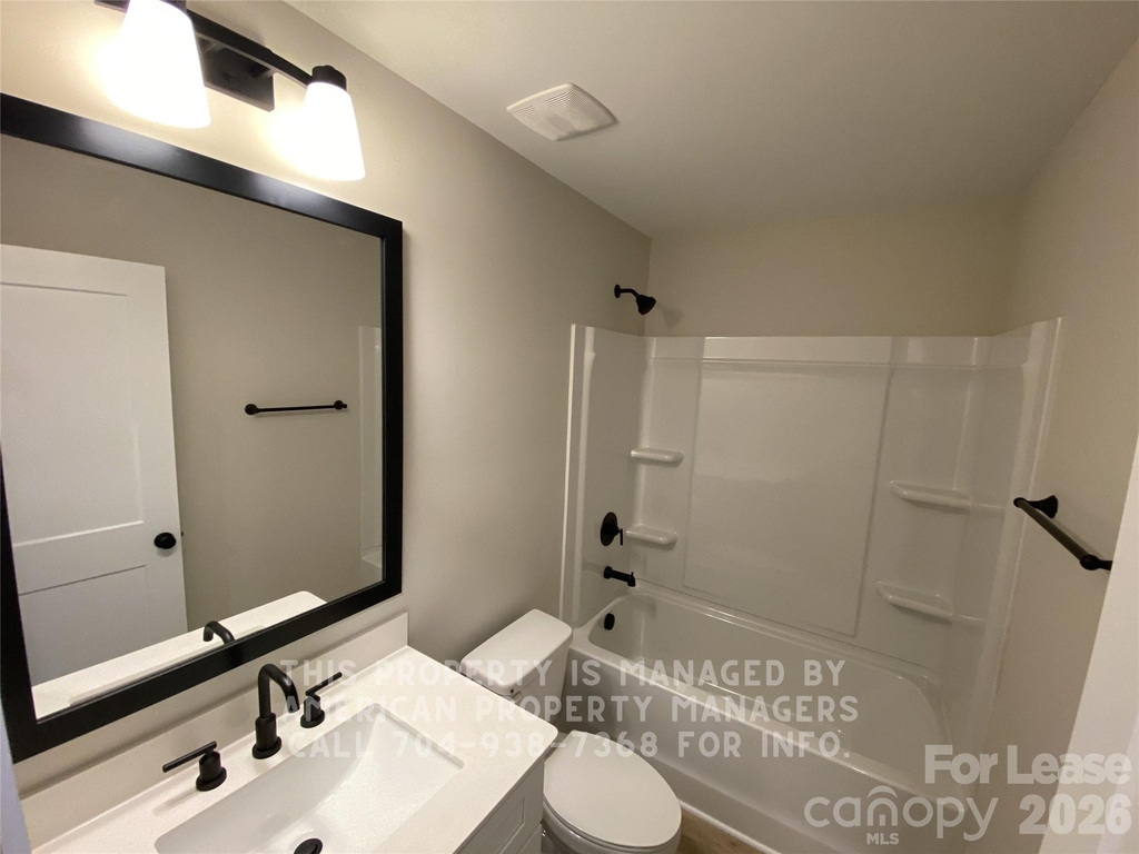 724 Elizabeth Avenue - Photo 8