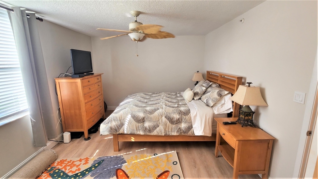 1915 Lavers Circle - Photo 7
