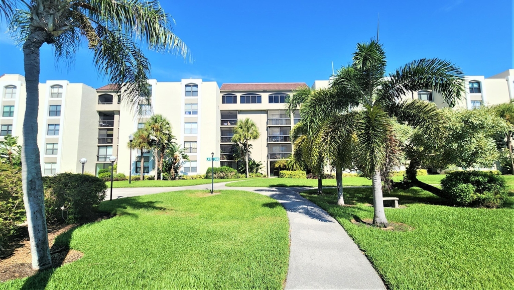 1915 Lavers Circle - Photo 13