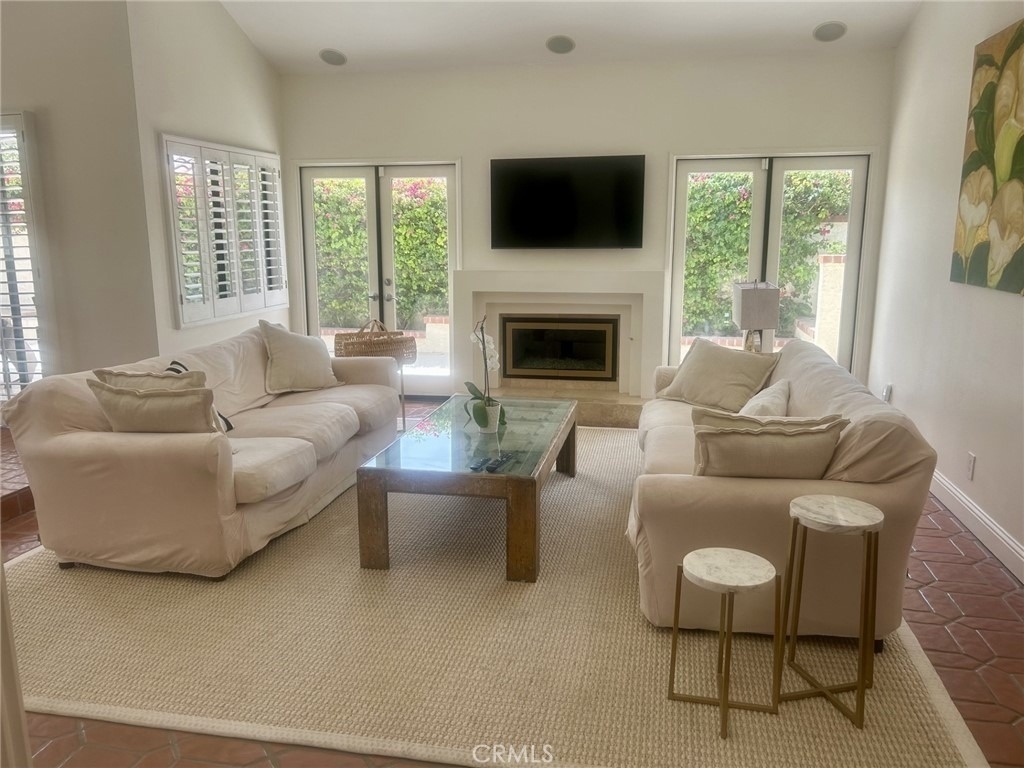 22 Calle Escala - Photo 1