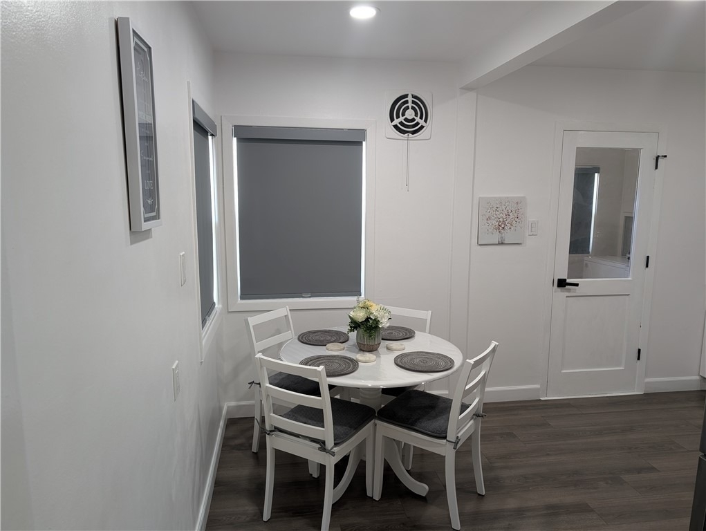 311 W Green - Photo 12