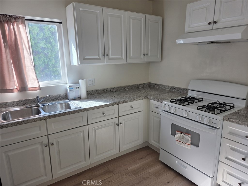 24425 Hawthorne Boulevard - Photo 4