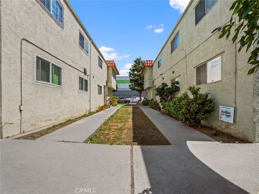 7037 Milton Avenue - Photo 13