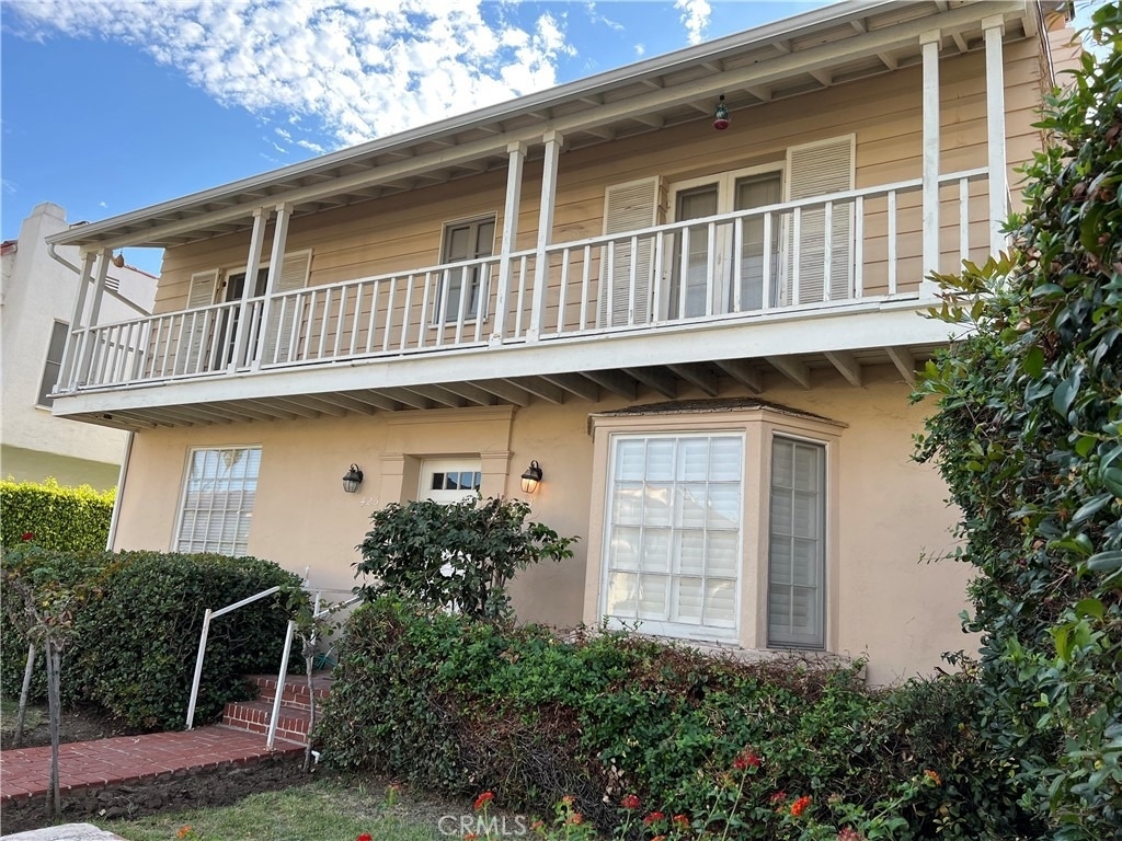 425 S Palm Drive - Photo 1