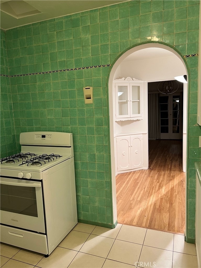 425 S Palm Drive - Photo 13