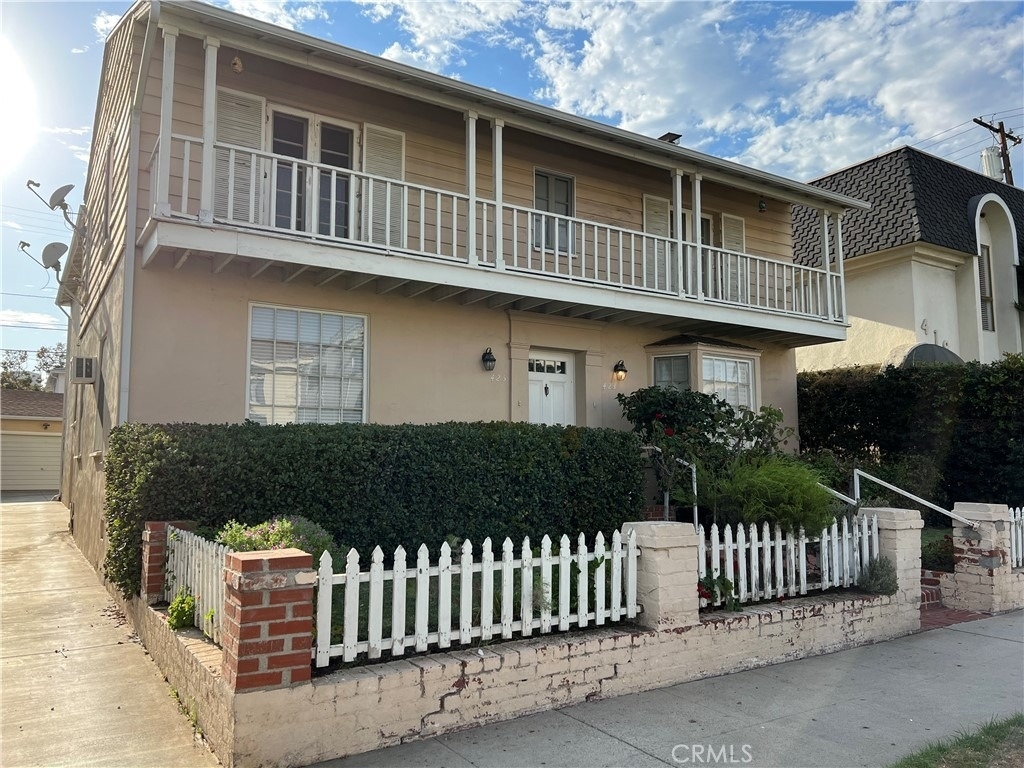 425 S Palm Drive - Photo 2