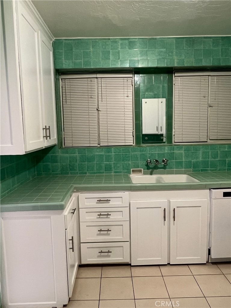 425 S Palm Drive - Photo 9
