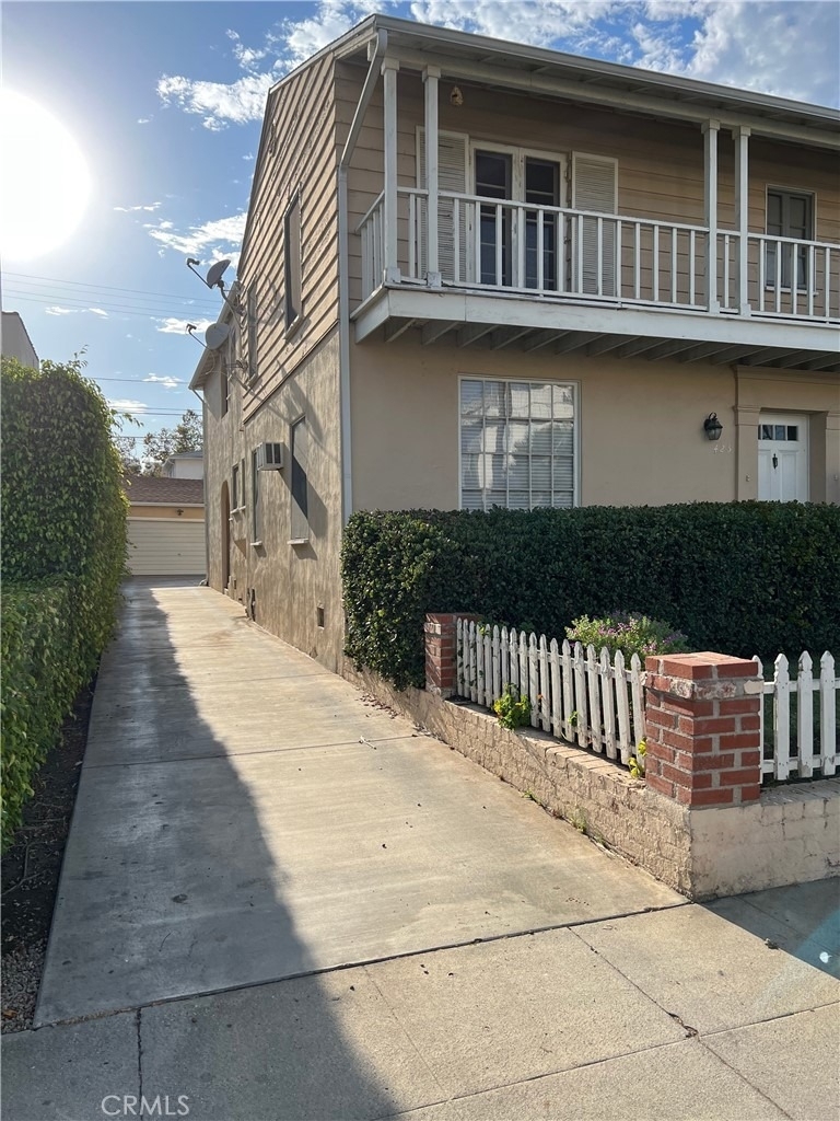 425 S Palm Drive - Photo 3
