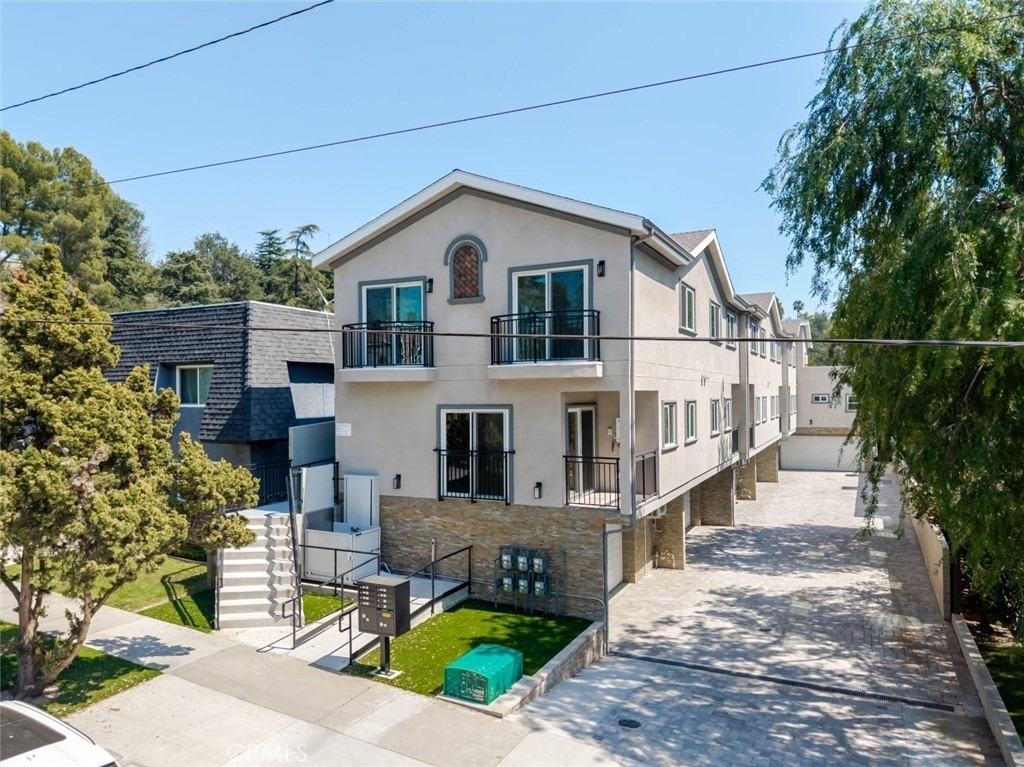 1961 Waltonia Drive - Photo 1