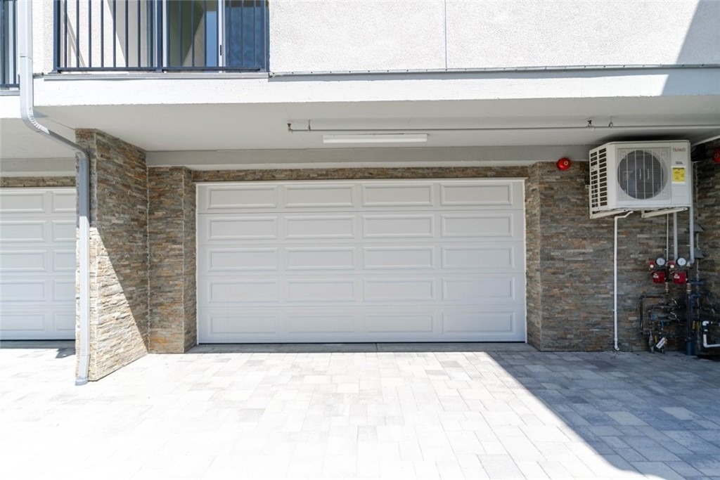 1961 Waltonia Drive - Photo 18