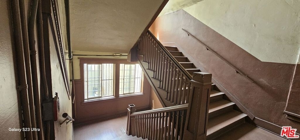 1604 W Pico Boulevard - Photo 4