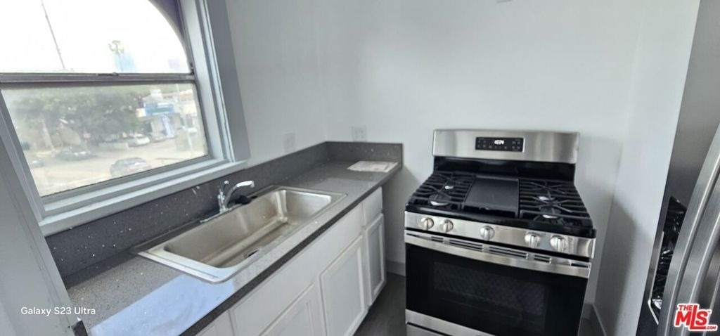 1604 W Pico Boulevard - Photo 10