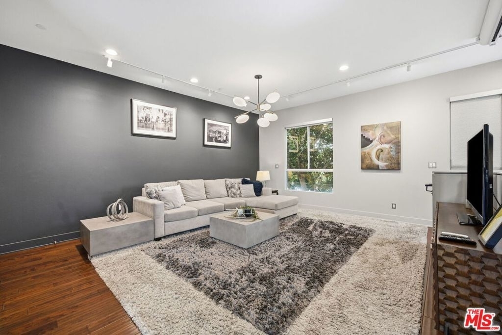 5911 Saturn Street - Photo 4