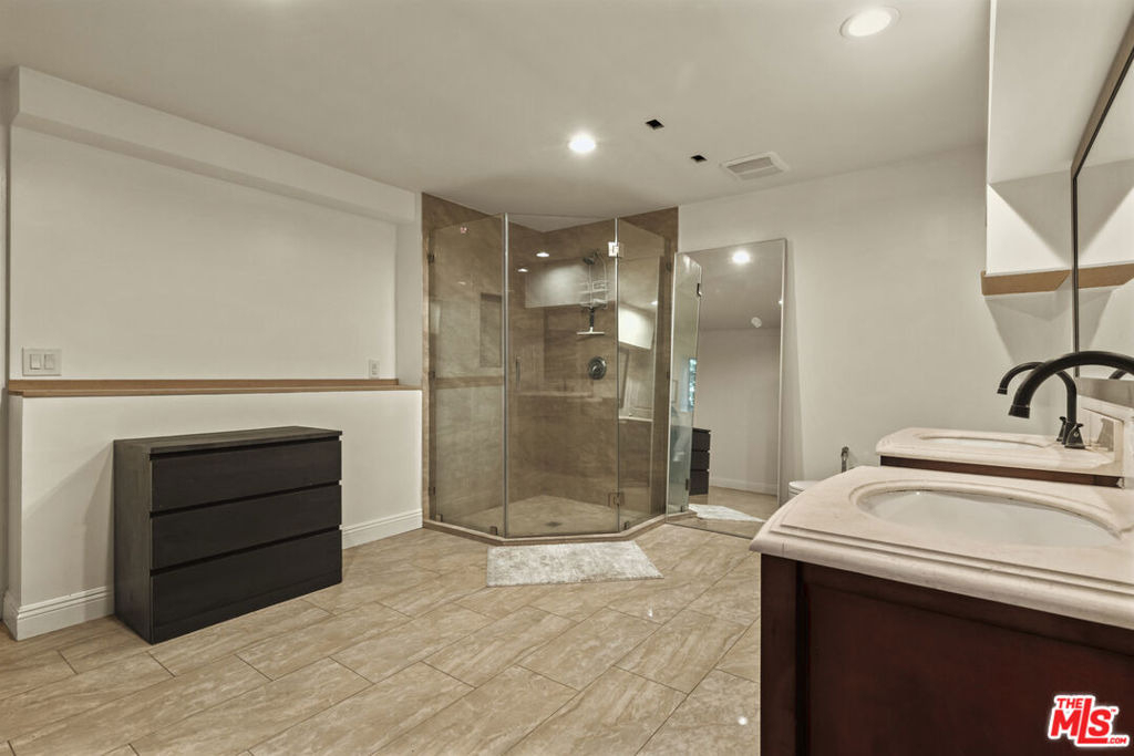 3780 1/2 Multiview Drive - Photo 37