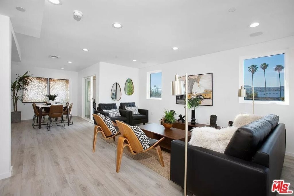 945 N Oxford Avenue - Photo 2