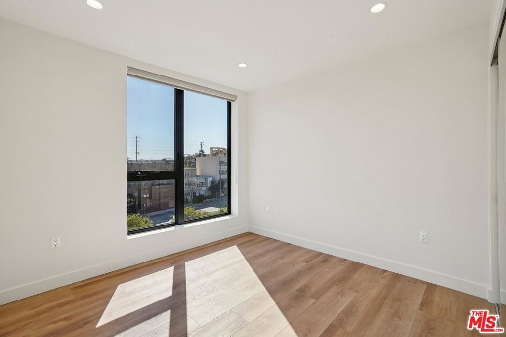 10431 Santa Monica Boulevard - Photo 5