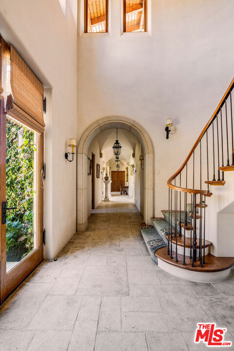 1550 Amalfi Drive - Photo 37