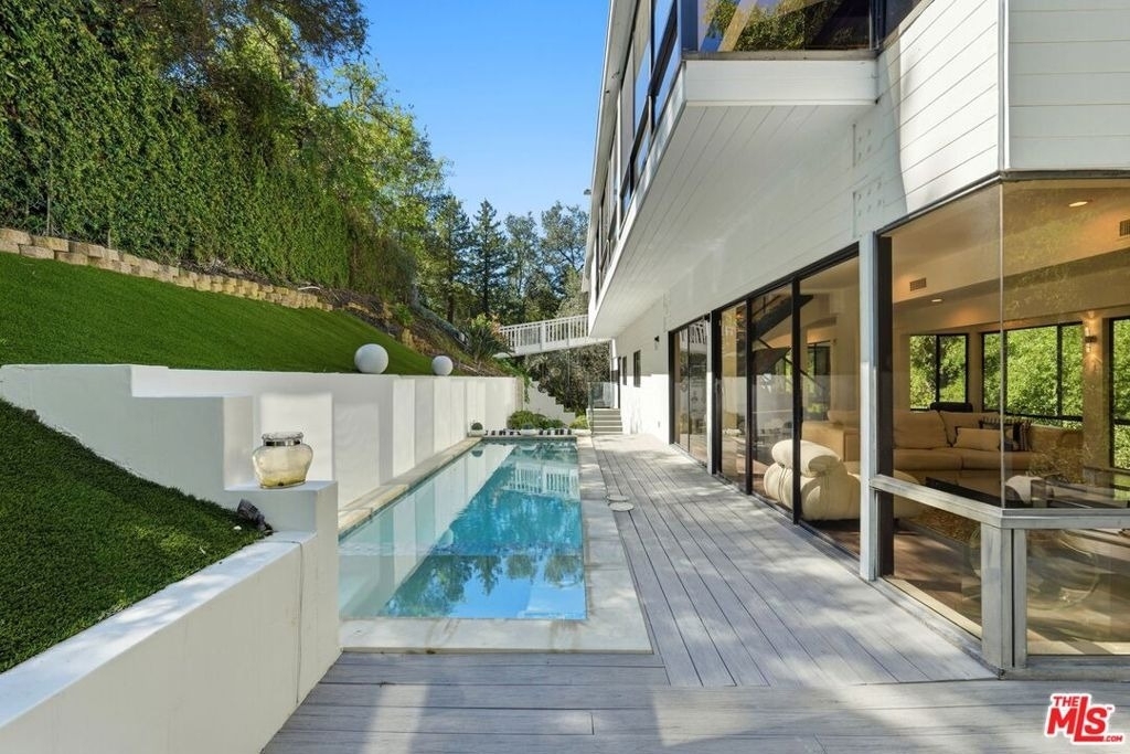 2350 Benedict Canyon Drive - Photo 35