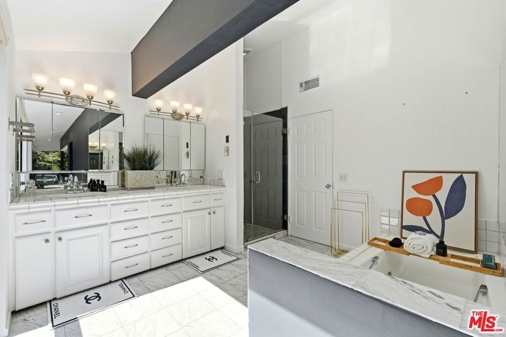 2350 Benedict Canyon Drive - Photo 21