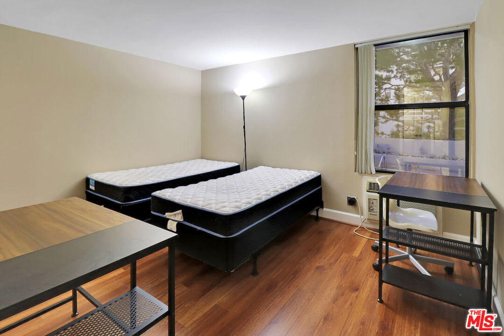 10982 Roebling Avenue - Photo 11