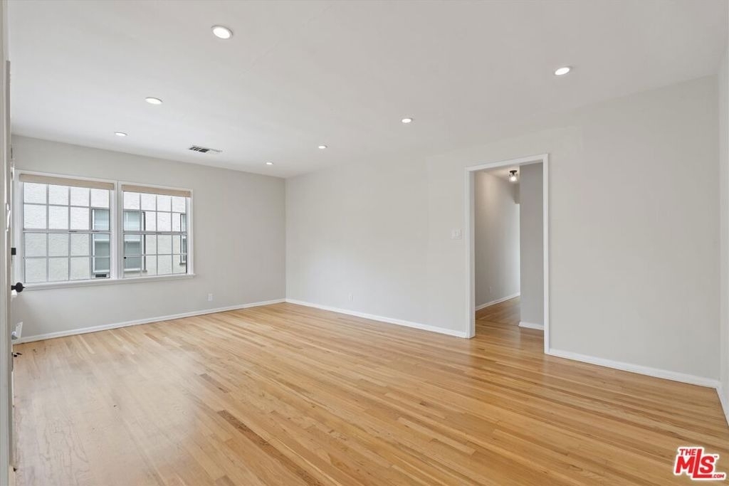8348 Reading Avenue - Photo 7