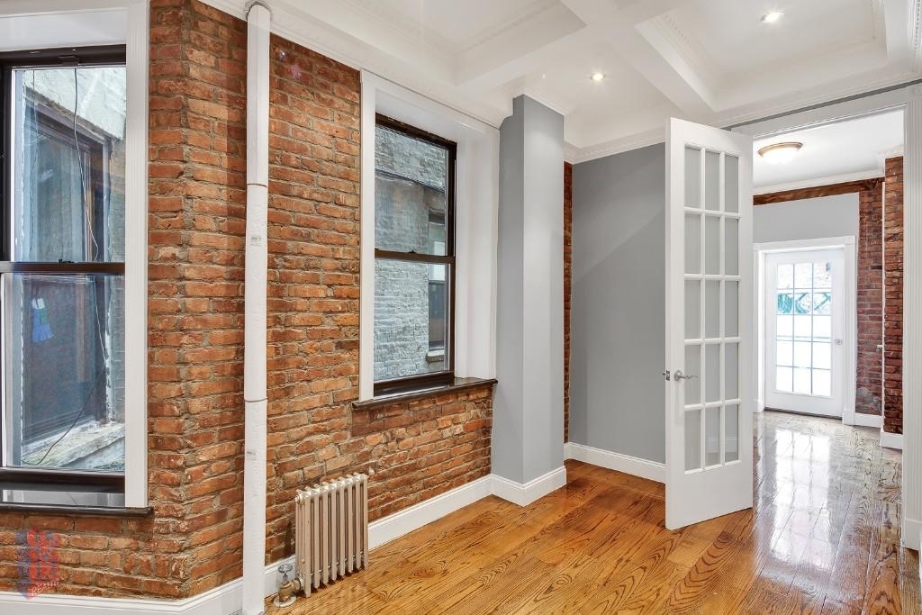 W 103rd St - Photo 6