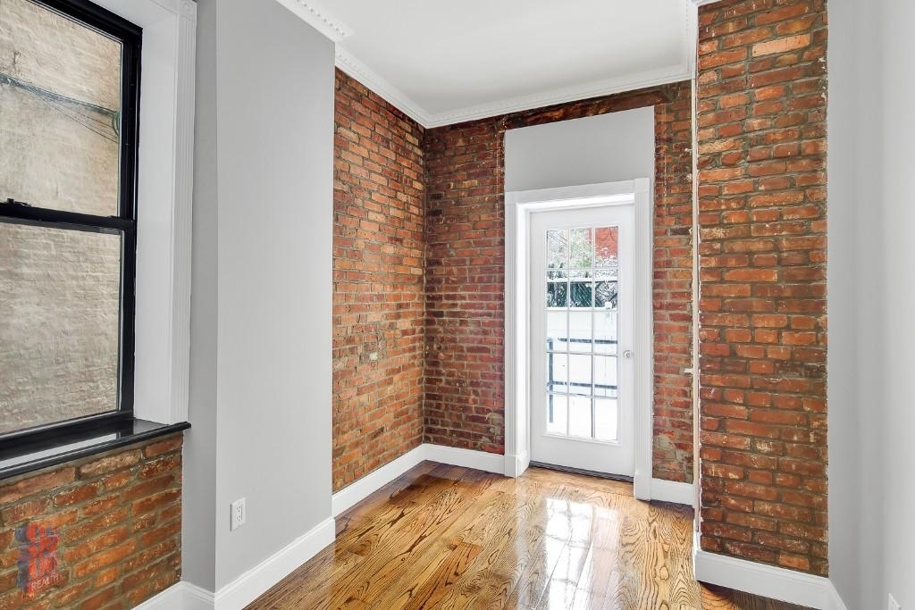 W 103rd St - Photo 7