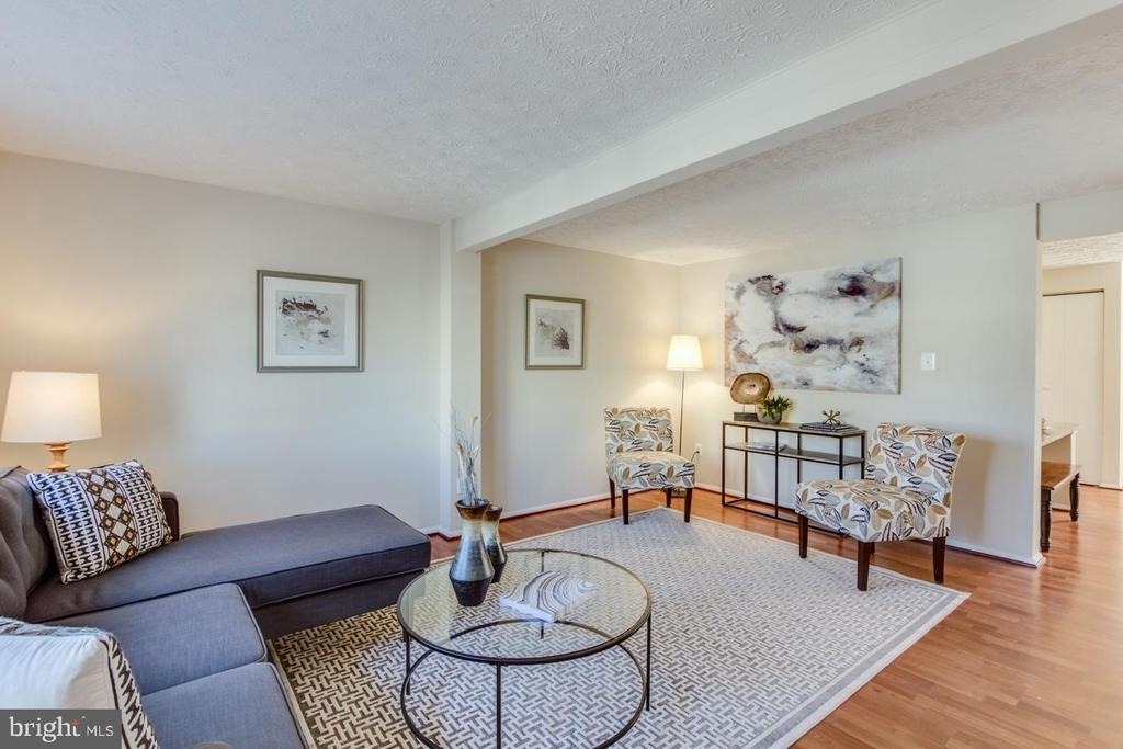 8035 Tyson Oaks Circle - Photo 3