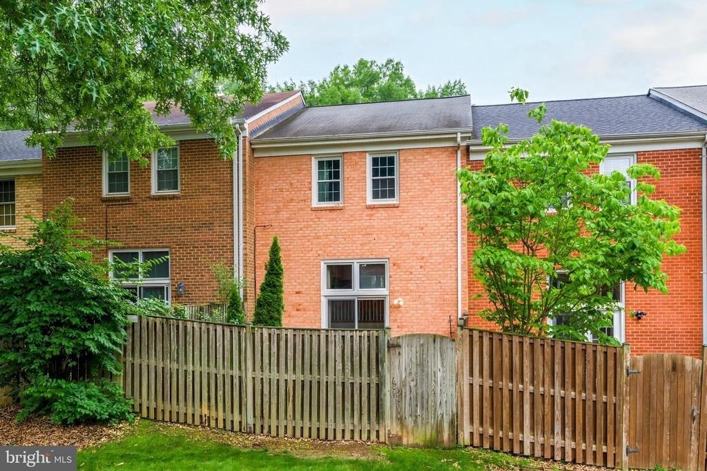 2331 Harleyford Court - Photo 38