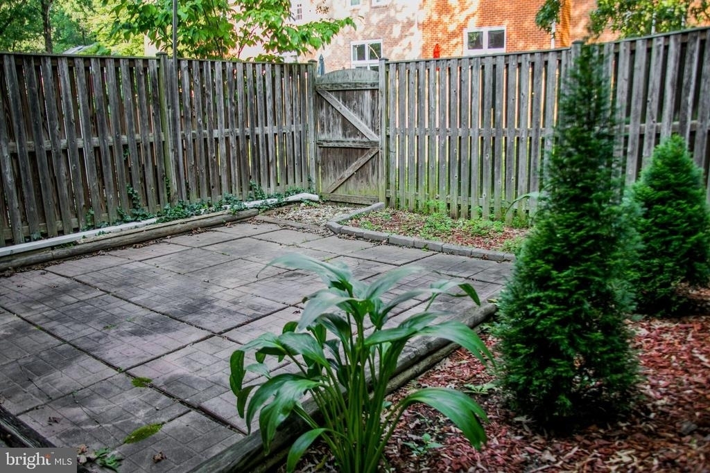 2331 Harleyford Court - Photo 1