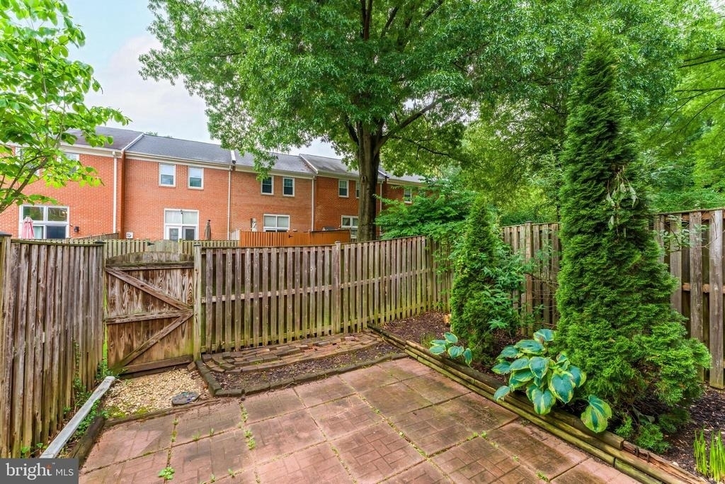 2331 Harleyford Court - Photo 39