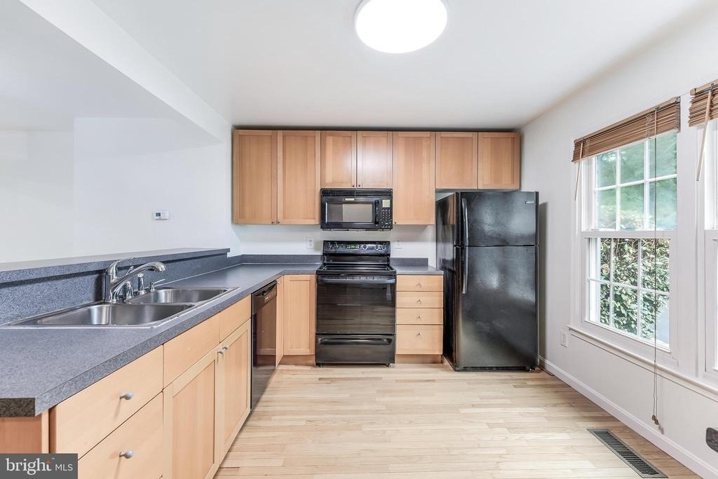 2331 Harleyford Court - Photo 8