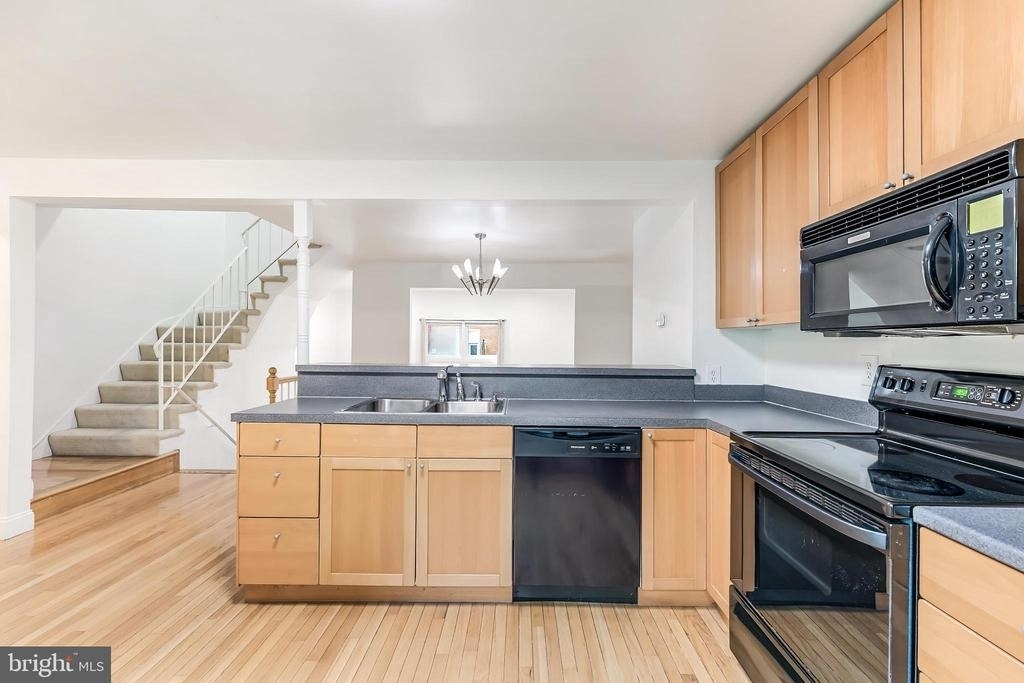 2331 Harleyford Court - Photo 6