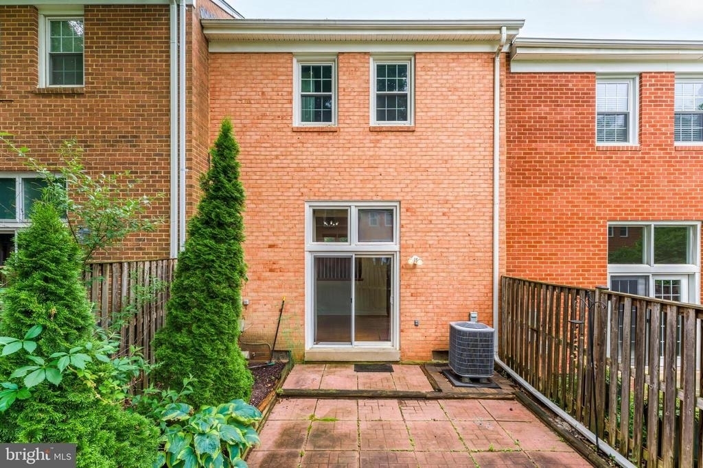 2331 Harleyford Court - Photo 36
