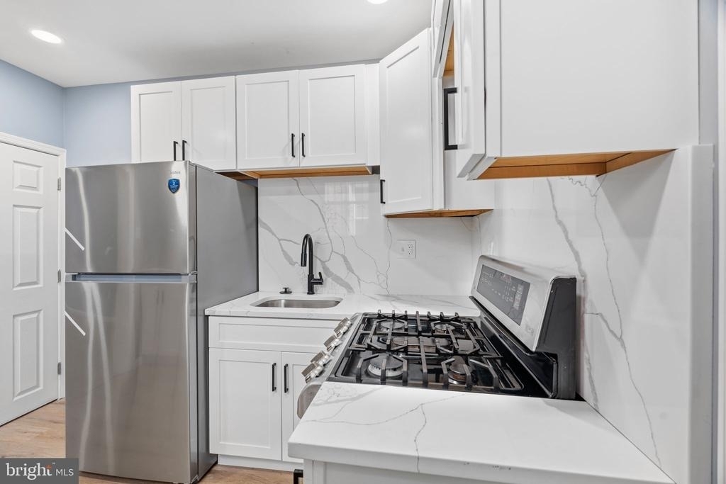 2224 E Clearfield Street - Photo 9