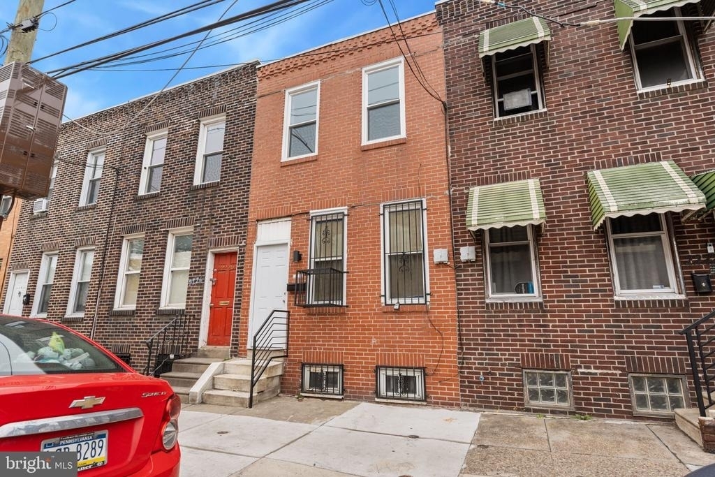 2224 E Clearfield Street - Photo 0