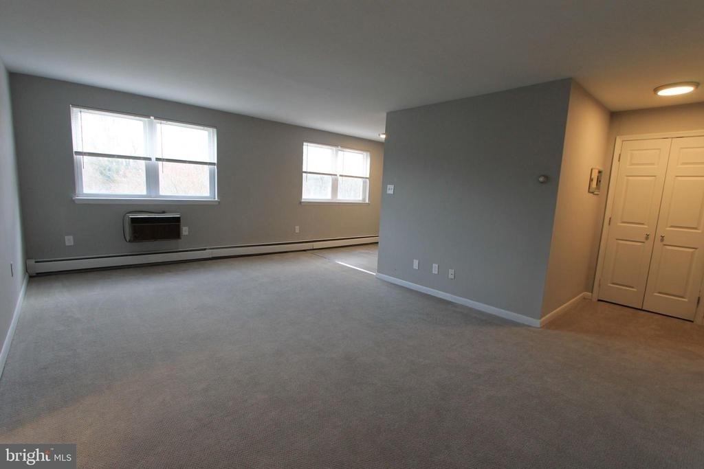 700 W Walnut Lane - Photo 1