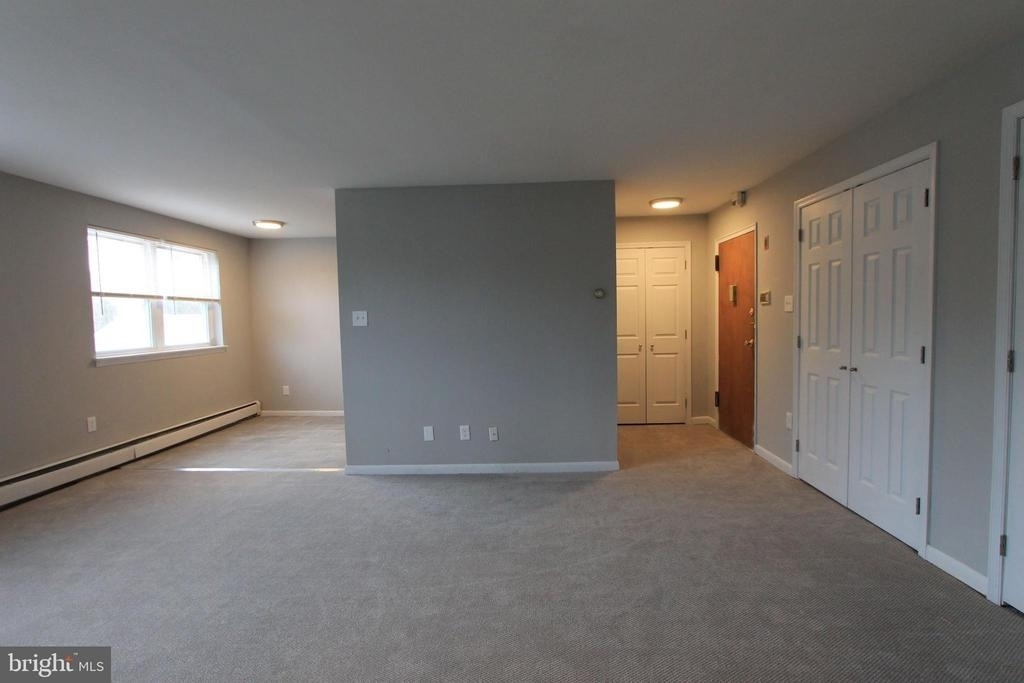 700 W Walnut Lane - Photo 13