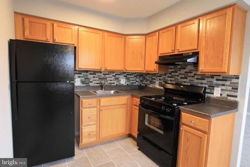 700 W Walnut Lane - Photo 18