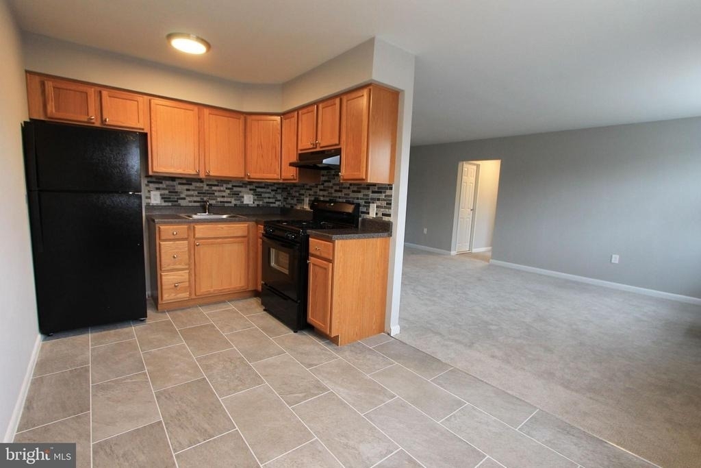 700 W Walnut Lane - Photo 16