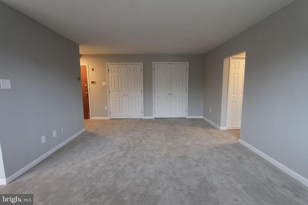 700 W Walnut Lane - Photo 20